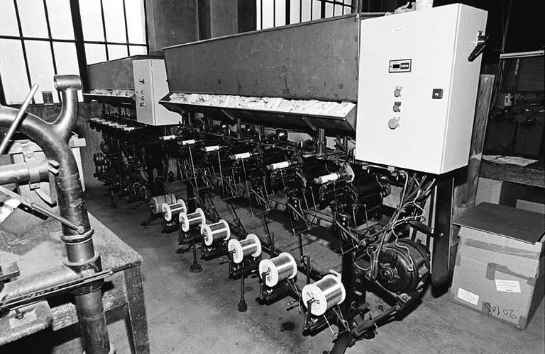 Machine à bobiner et à guiper vue d'ensemble