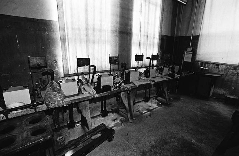 Table de réfection, polissage meule