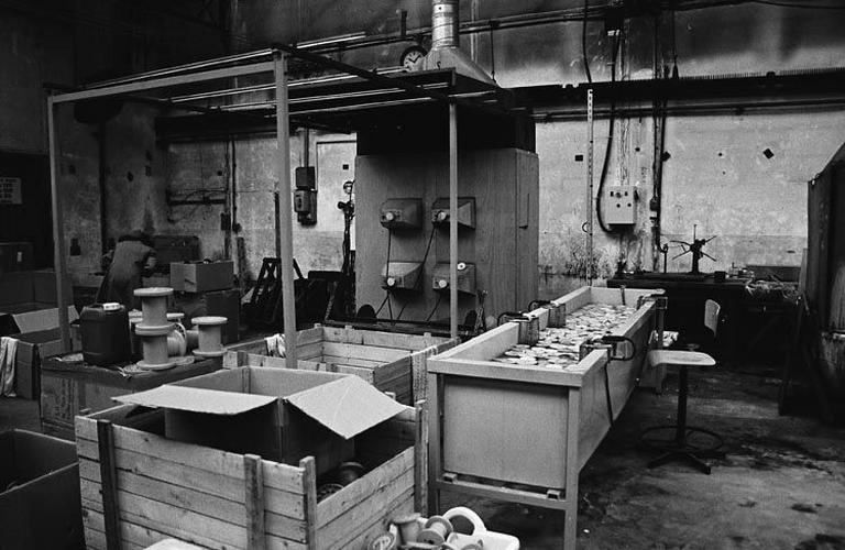 Machine à vernir les franges