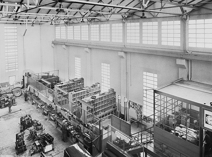 Vue intérieur est du hall mécanique 1957.