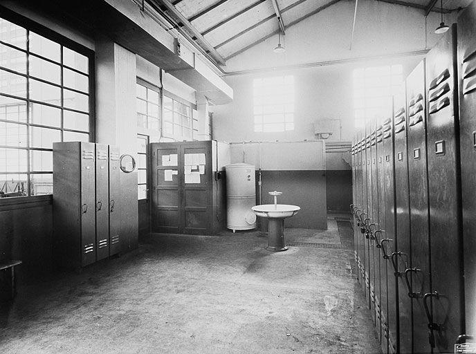 Vestiaire localisé dans la connexe au hall mécanique (1957)