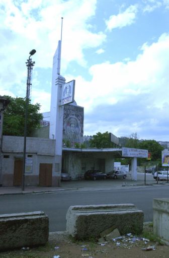 Vue de trois-quart gauche