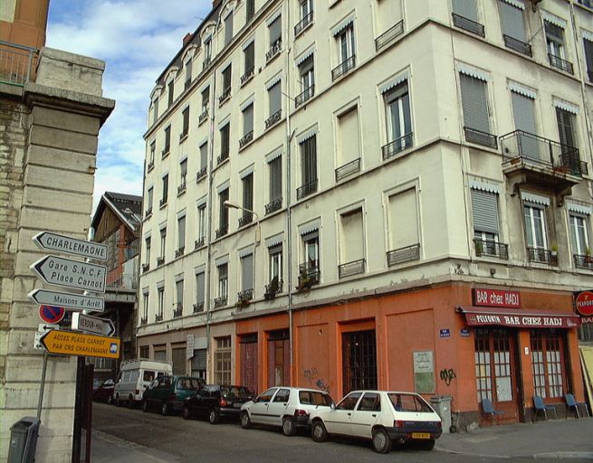 Vue de l'angle du quai Perrache et de la rue du Bélier, le rez-de-chaussée