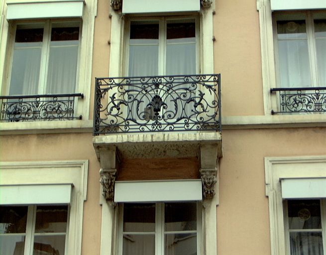 Détail du balcon et du garde-corps