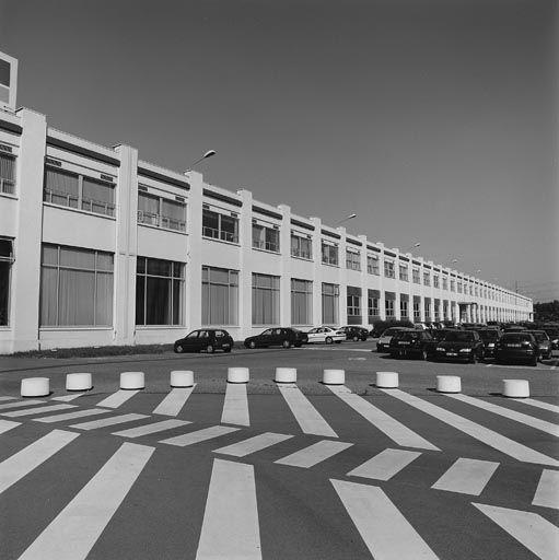 Vue d'ensemble des grands bureaux : hall 3, partie Achats