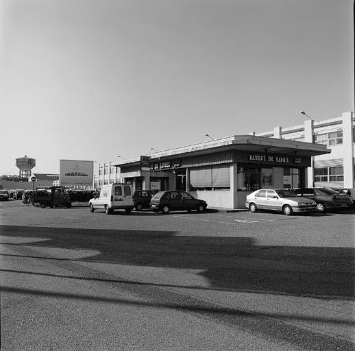 Banque de Savoie localisée à l'intérieur du site.