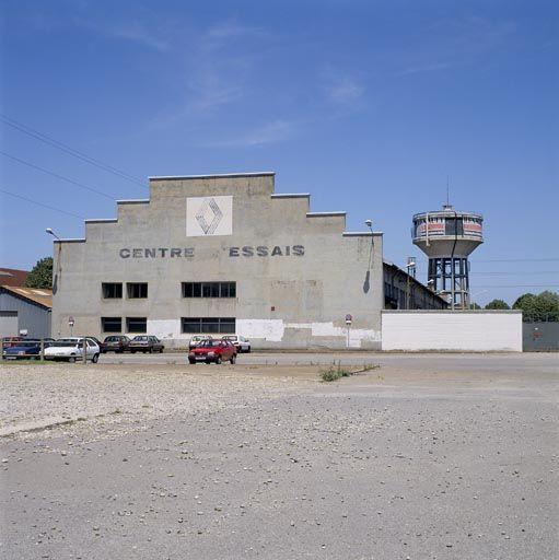 Centre d'essai B2, véhicules spéciaux service adaptation et château d'eau RVI.