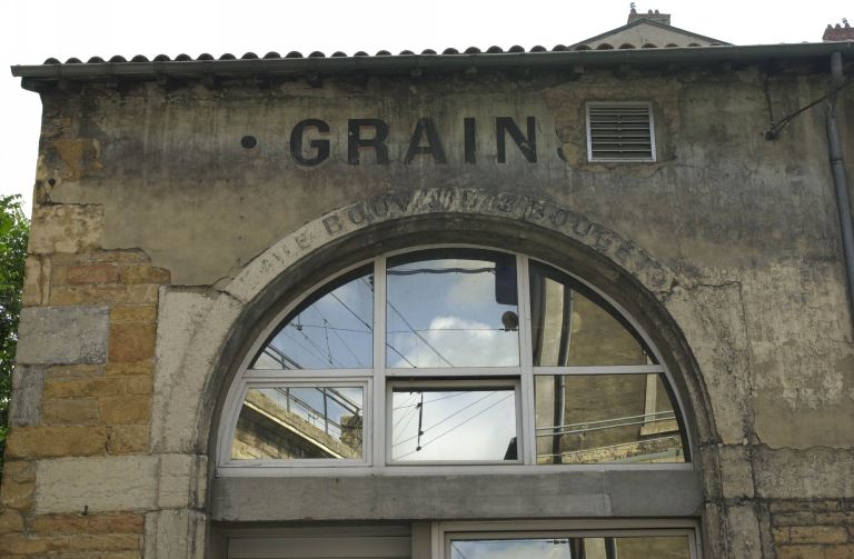 Détail de l'inscription peinte rue Delandine