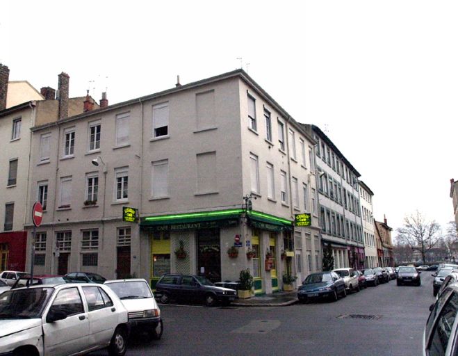 La rue Marc-Antoine-Petit depuis la rue Delandine, vers l'est