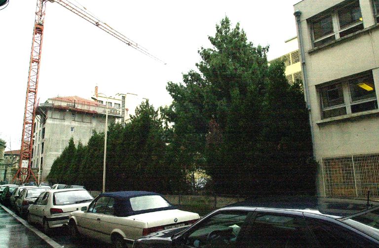 Vue du jardin depuis la rue Quivogne