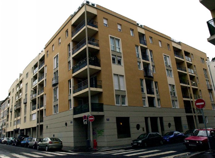 11-15 rue Marc-Antoine-Petit, immeuble à loggias en angle d'îlot