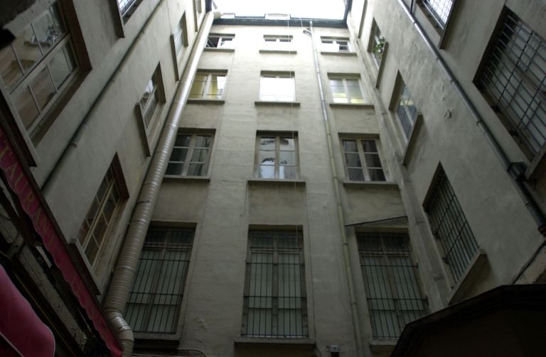 Bâtiment sur la rue du Plâtre, façade sur cour.