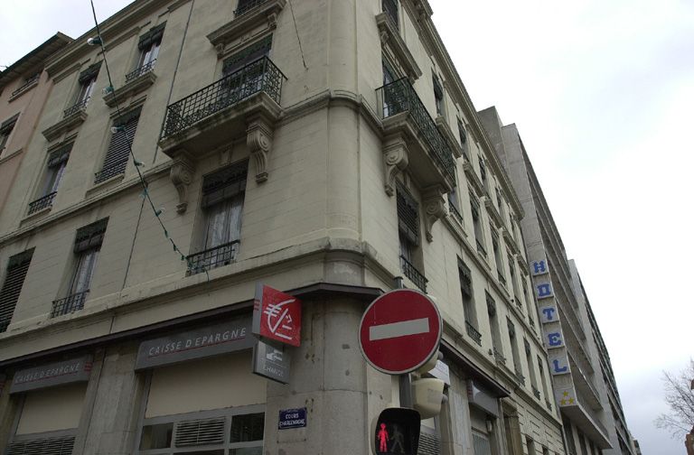 1 rue Marc-Antoine-Petit, traitement de l'angle de l'îlot