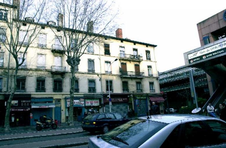 2-4 cours Charlemagne, immeubles sur rue