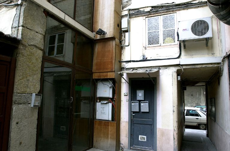 Vue du passage depuis la cour vers la rue Dugas-Montbel