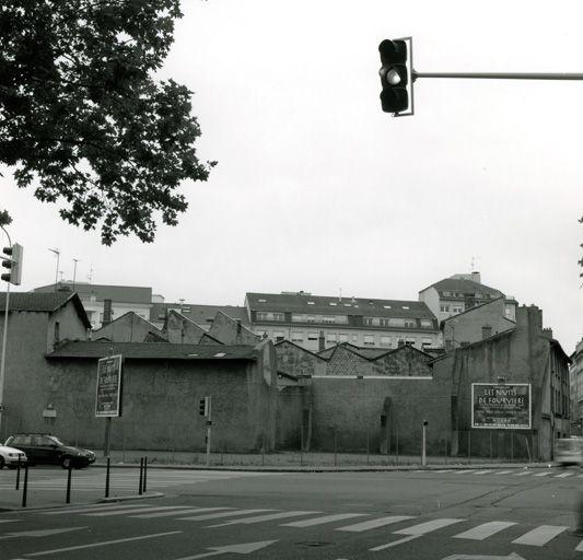Vue d'ensemble ouest, de la rue Garibaldi.