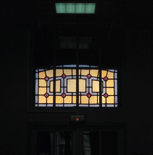 Vitrail éclairant le vestibule