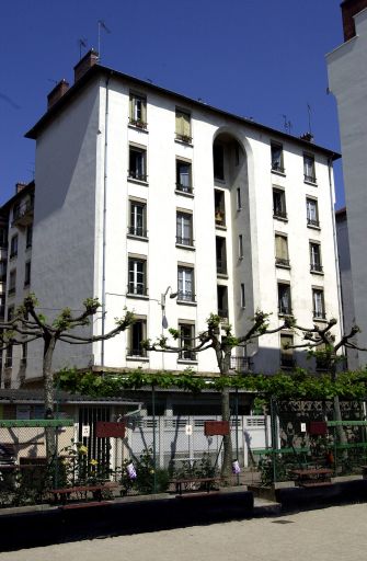 34 rue Quivogne, vue de trois-quart gauche