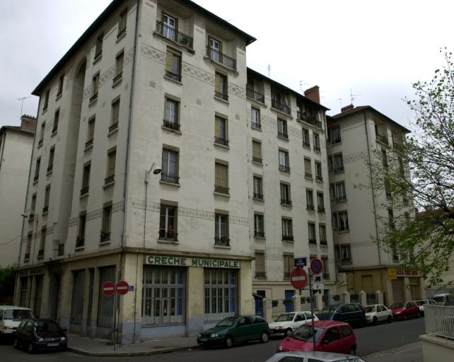 Vue d'ensemble de la rue Ravat depuis le nord-est