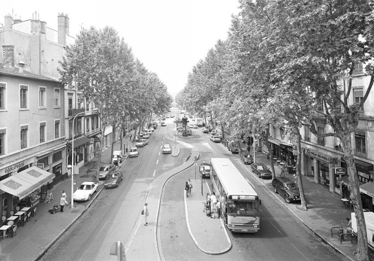 Vue du cours Charlemagne depuis le nord