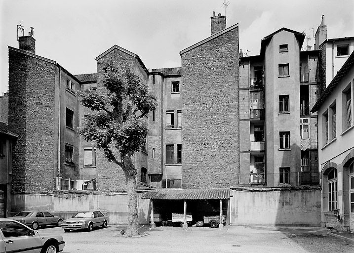 Elévation postérieure de l'immeuble sur cour