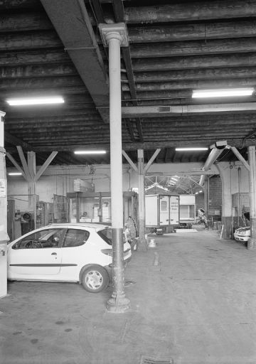 Vue d'ensemble du hangar quai Perrache, depuis l'entrée