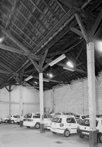 Vue de la travée orientale du hangar nord-est depuis le sud