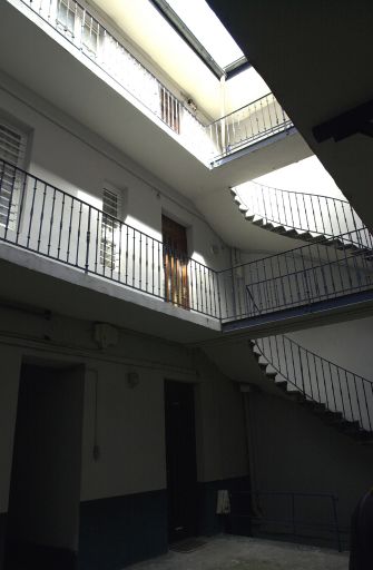 L'escalier de la 2e cour et la coursière du corps de bâtiment occidental