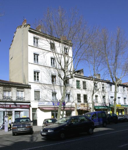 34 cours Charlemagne. Elévation aux trumeaux larges