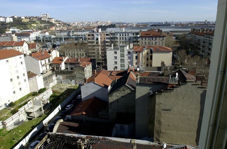 Vue d'ensemble du nord du quartier depuis l'escalier du 35 rue Bichat, vue vers le nord-ouest