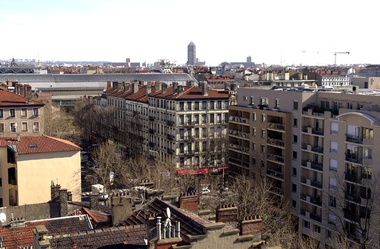 Vue d'ensemble vers le nord depuis l'escalier du 35 rue Bichat