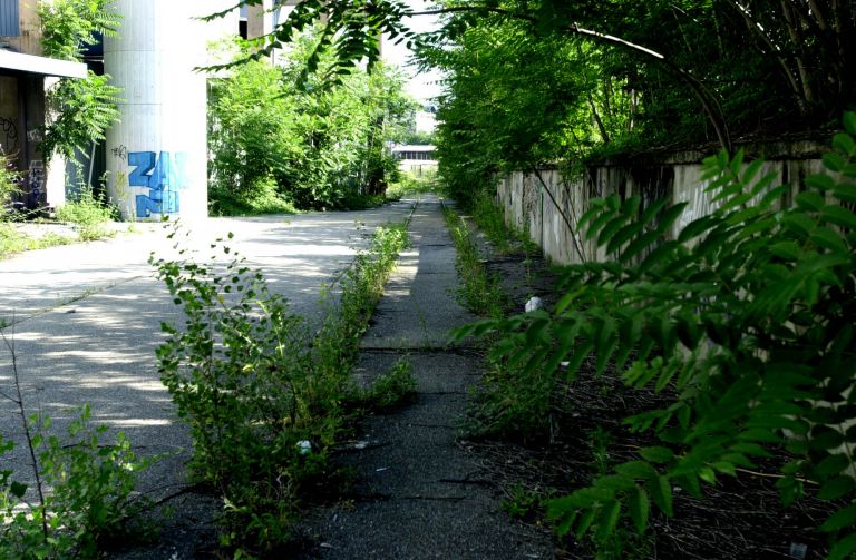 La voie ferrée desservant le centre, vue depuis le sud