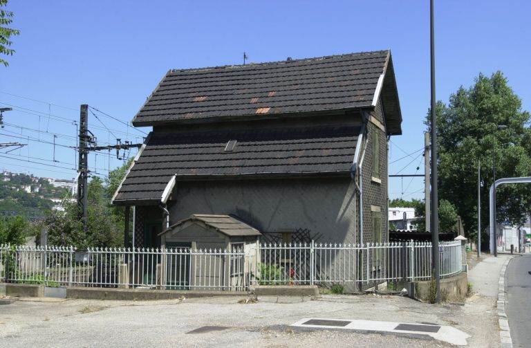 87 quai Perrache. Maison de garde-barrière