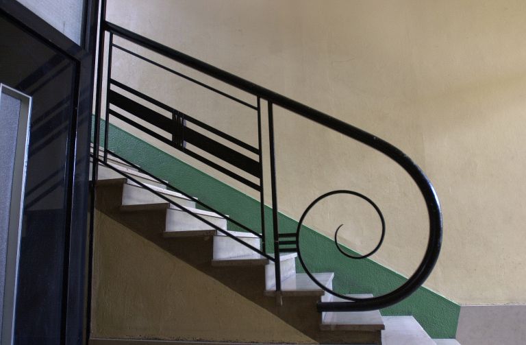 21-23 rue Casimir-Perier, la rampe d'escalier