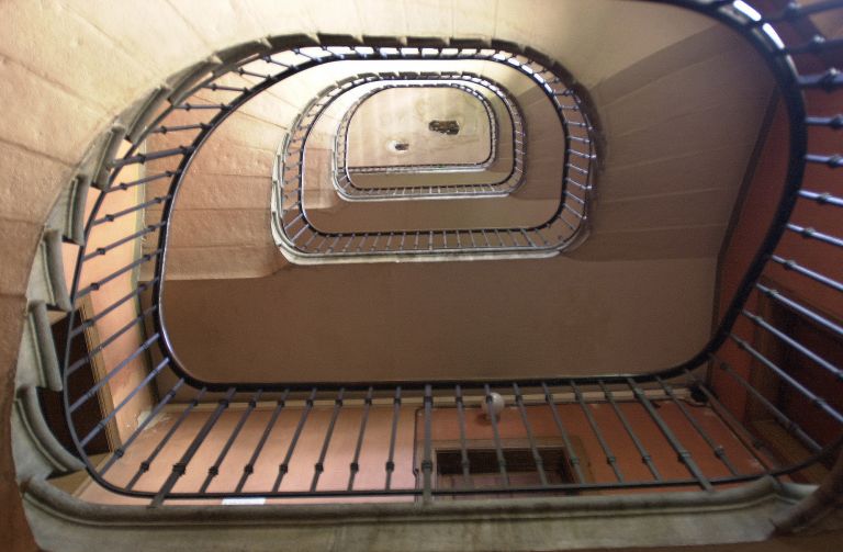 Vue d'une cage d'escalier