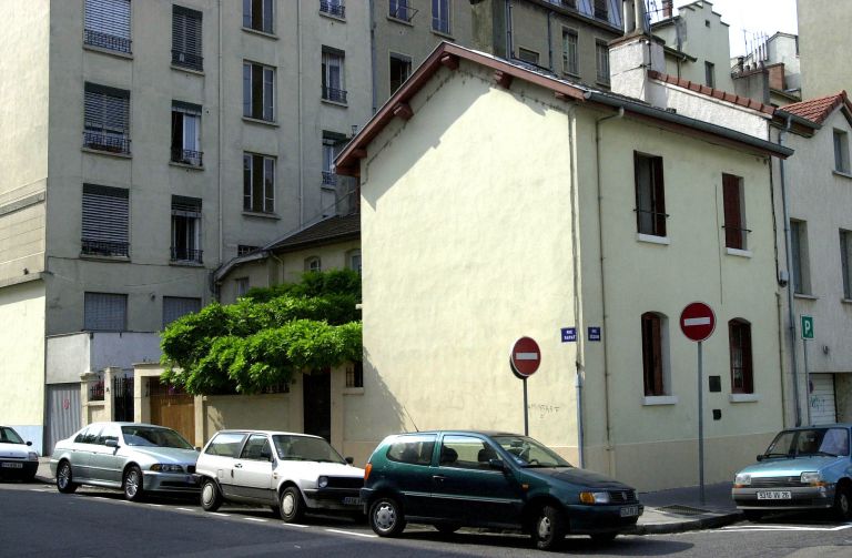 8 rue Ravat. Maison de ville, façade alignée sur rue et entrée sur cour