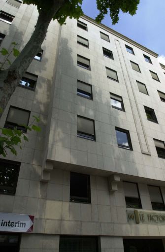 Détail de l'avant-corps en encorbellement