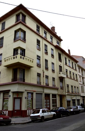 Vue d'ensemble de l'angle de la rue Ravat et de la rue Delandine