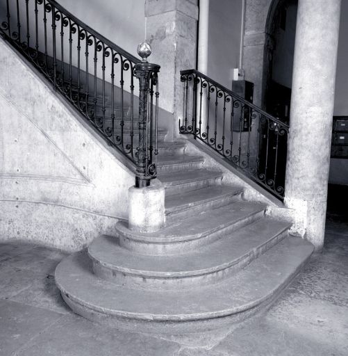 Le départ de l'escalier