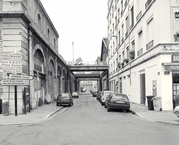 Vue de la rue du Bélier depuis le quai Perrache