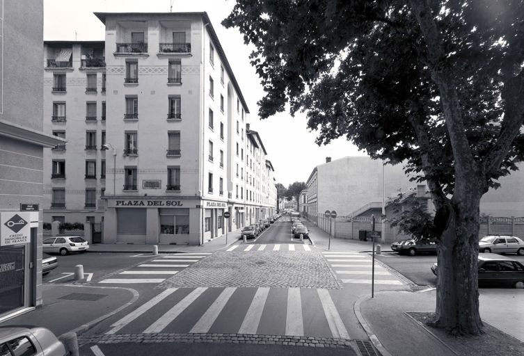 Vue de la rue Smith vers le sud, depuis la place Sainte-Blandine