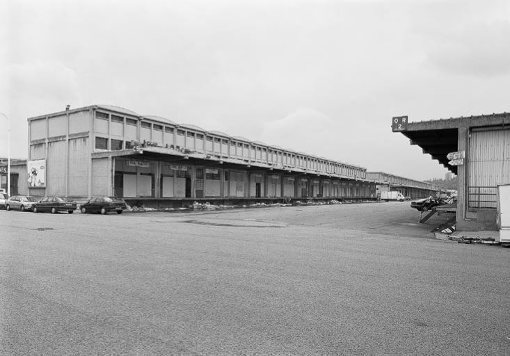 Le corps de bâtiment C5 et l'allée latérale ouest