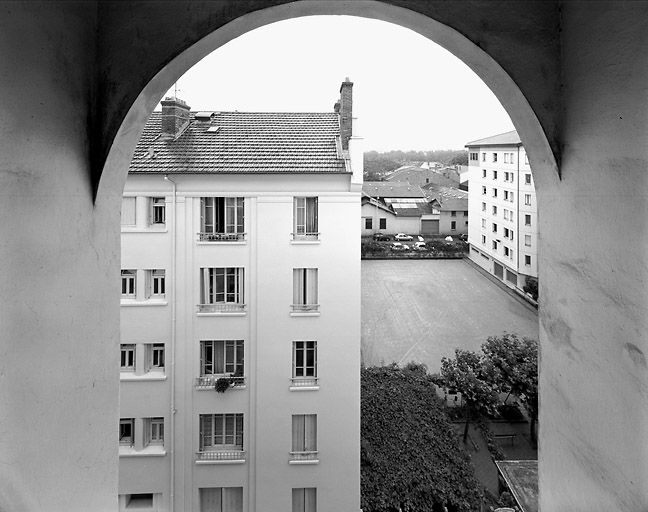 Vue du boulodrome depuis le 34 rue Quivogne