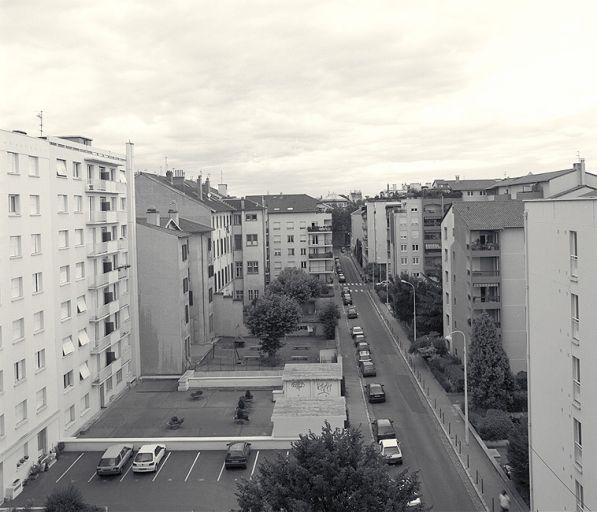 La rue Quivogne depuis le sud