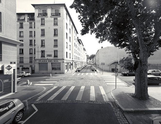 La rue Smith depuis le nord, à la hauteur de la rue Ravat