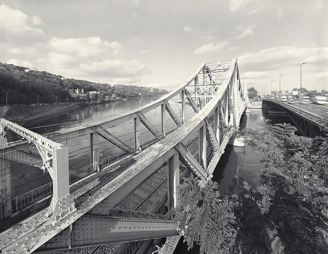 Le viaduc de la Mulatière et le pont autoroutier depuis le sud