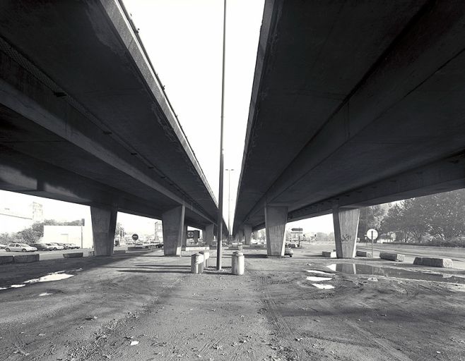 Le dessous du pont depuis le nord