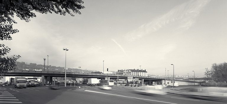 Vue du départ du pont au-dessus du carrefour Perrache-Charlemagne