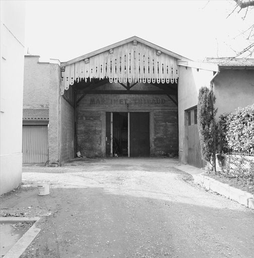 Vue nord, entrée 14 cours Suchet