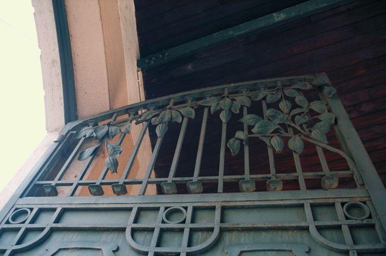 Détail ferronnerie portail